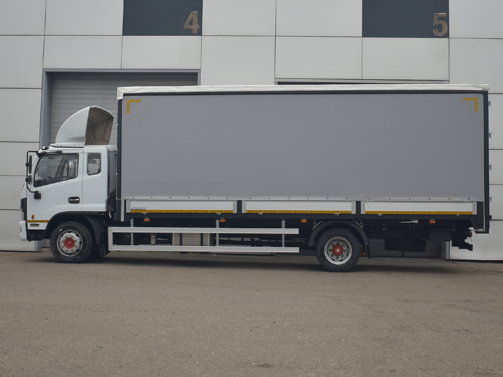 Бортовой тентованный фургон с шторой DongFeng C120L
